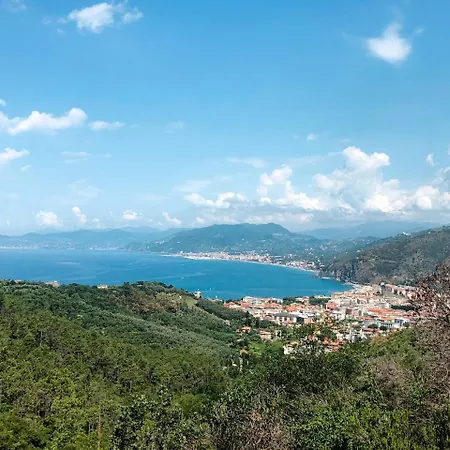 Апартаменты Locazione Turistica Appartamento Zoraide Сестри-Леванте